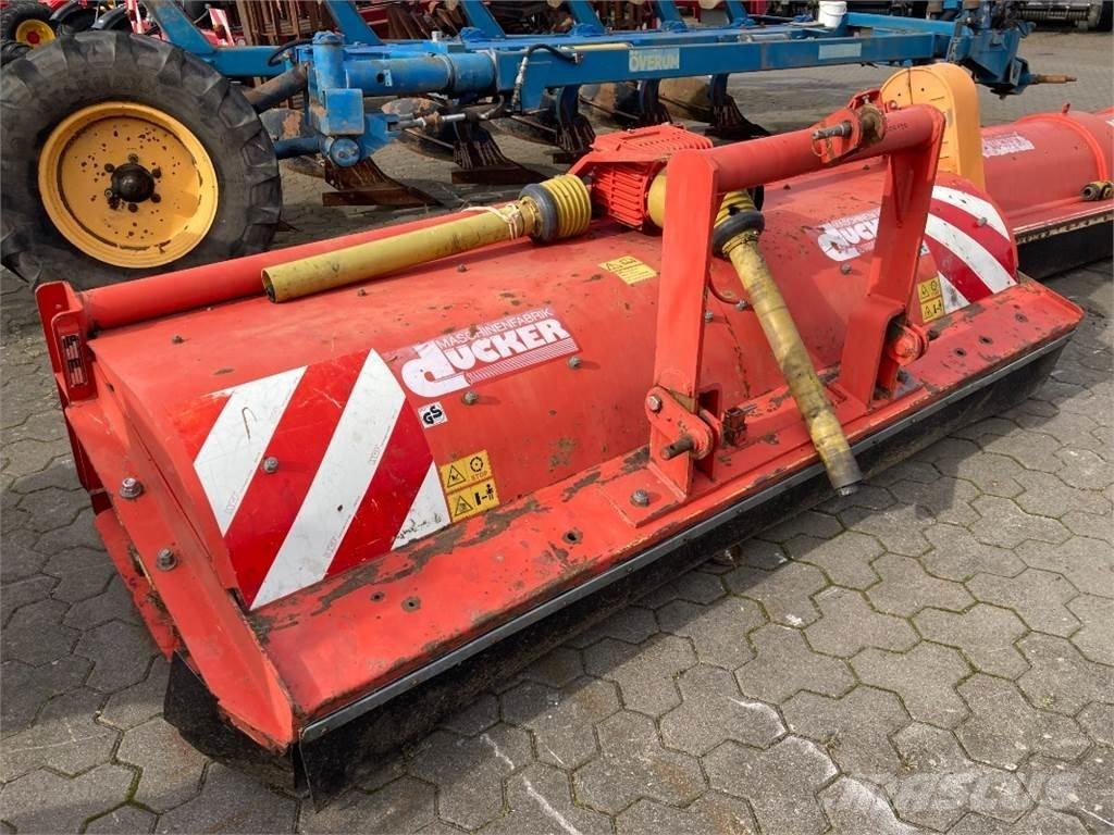 Dücker UM 27 Stroje na sklizeň pícnin-příslušenství