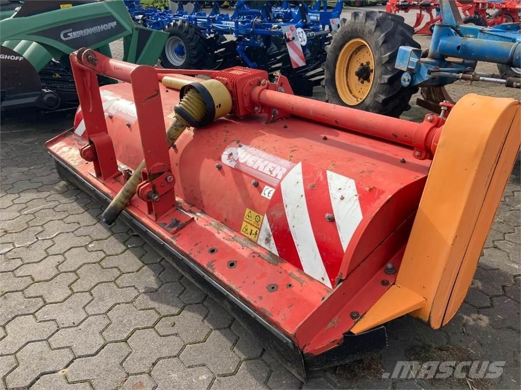 Dücker UM 27 Stroje na sklizeň pícnin-příslušenství