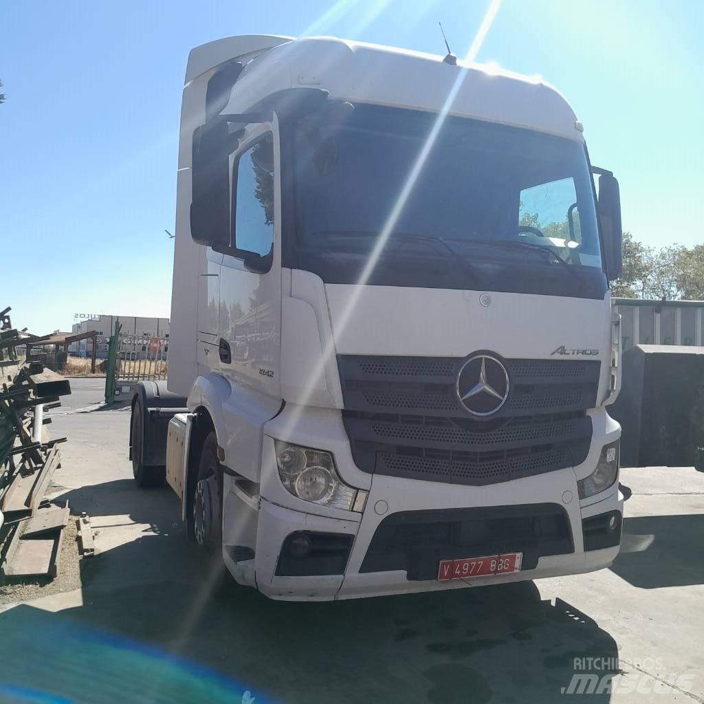 Mercedes-Benz 1842 Tahače