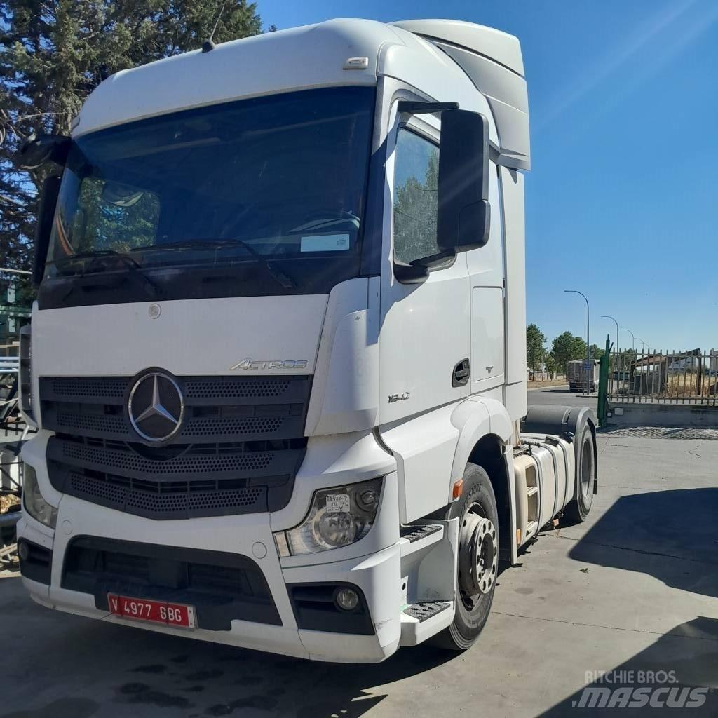 Mercedes-Benz 1842 Tahače