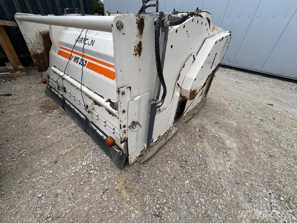 Wirtgen WS 250 Recyklátory asfaltu