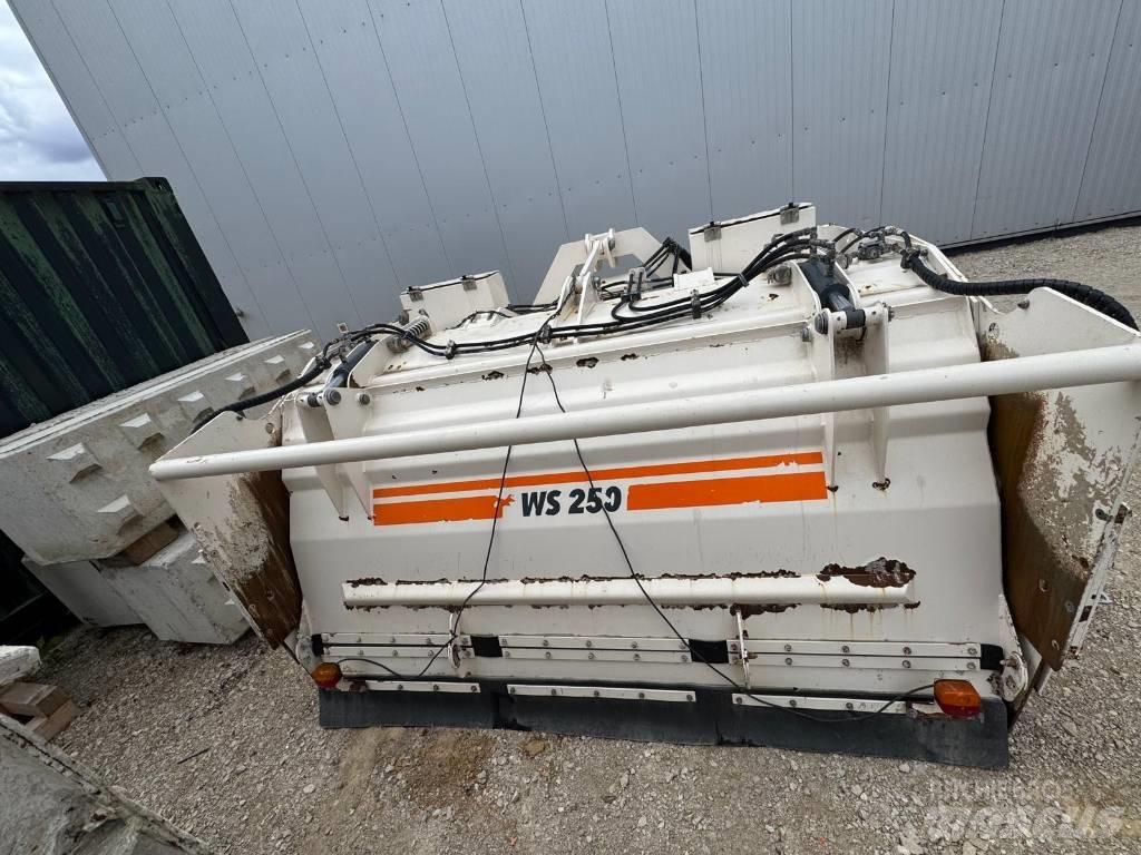 Wirtgen WS 250 Recyklátory asfaltu