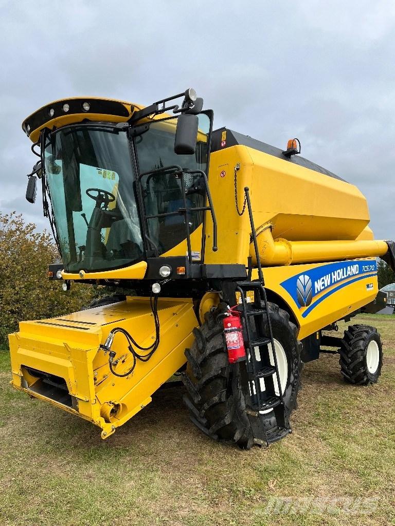 New Holland TC 5.70 Sklízecí mlátičky