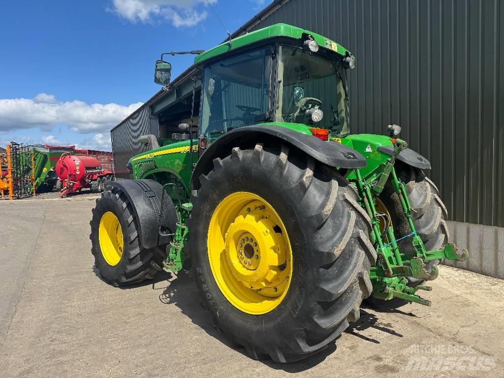 John Deere 8420 Traktory