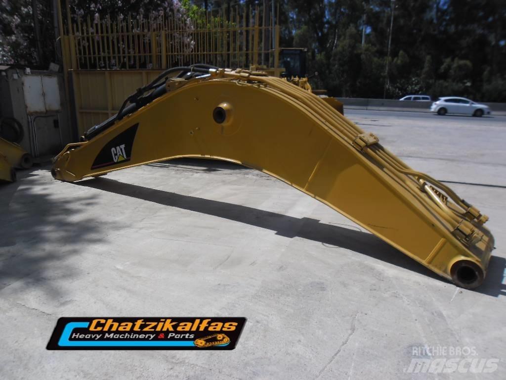 CAT BOOM 330C Výložníky a lžíce