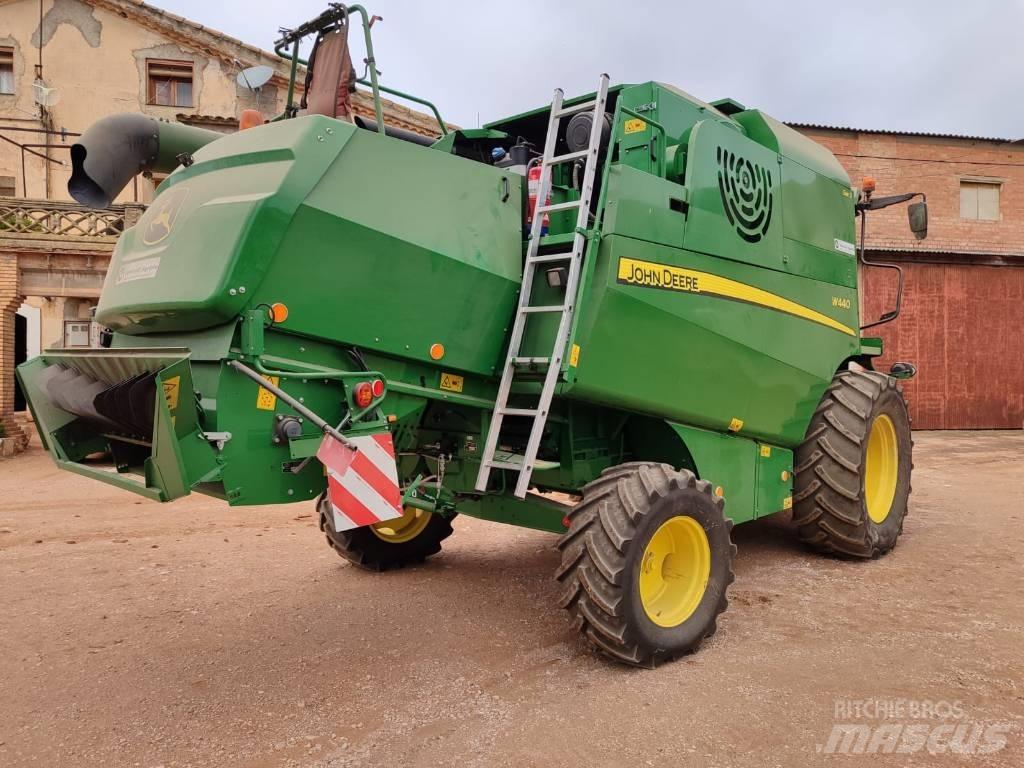 John Deere W 440 Sklízecí mlátičky