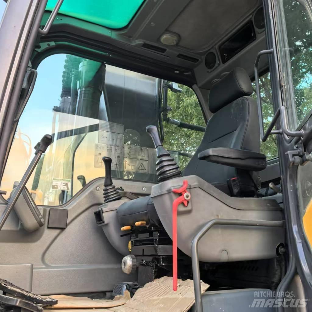 Volvo EC 210 D Midi rýpadla 7t - 12t
