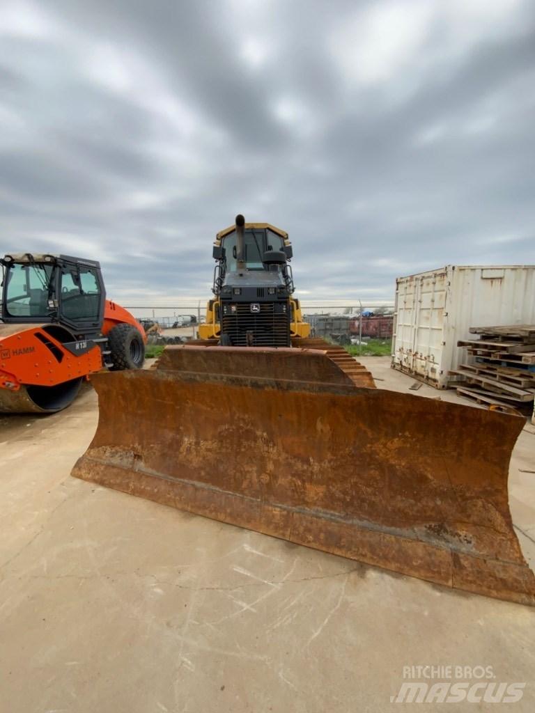 DEERE 750K Pásové dozery