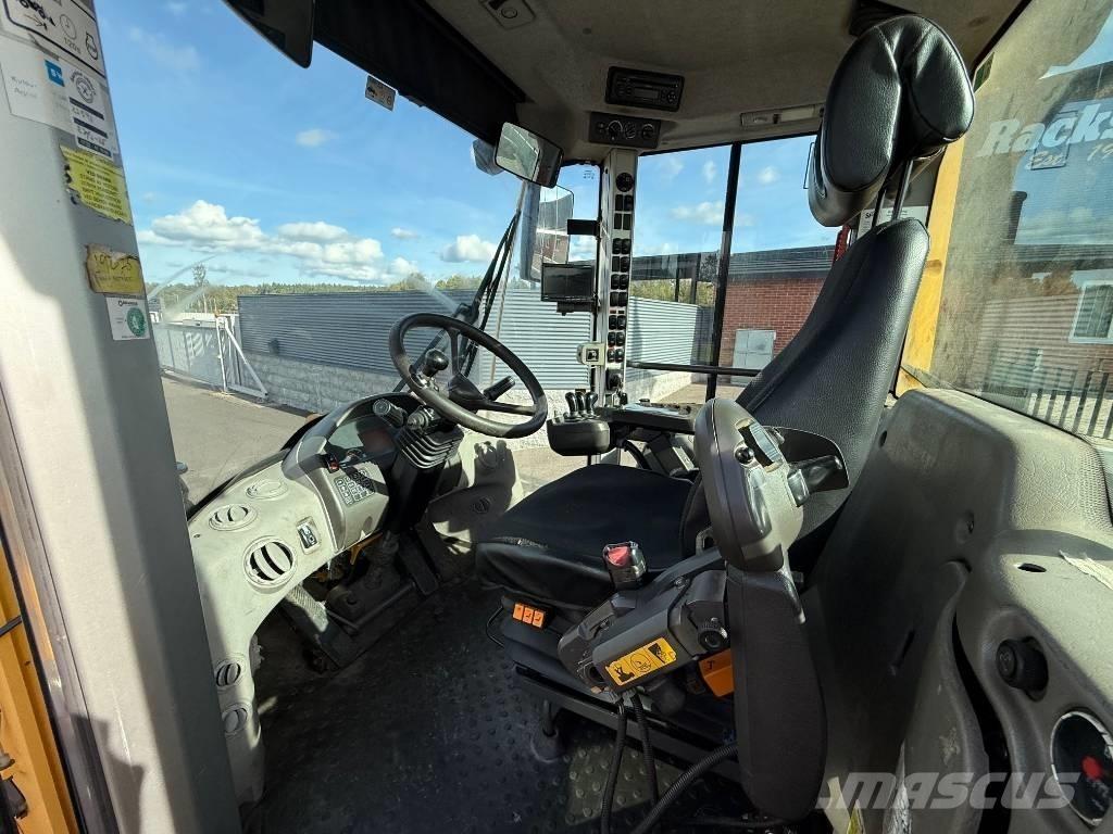 Volvo L 120 F Kolové nakladače