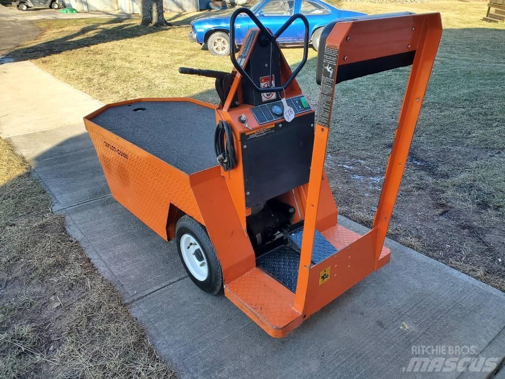 Taylor-Dunn SC100 Vlečné vozíky