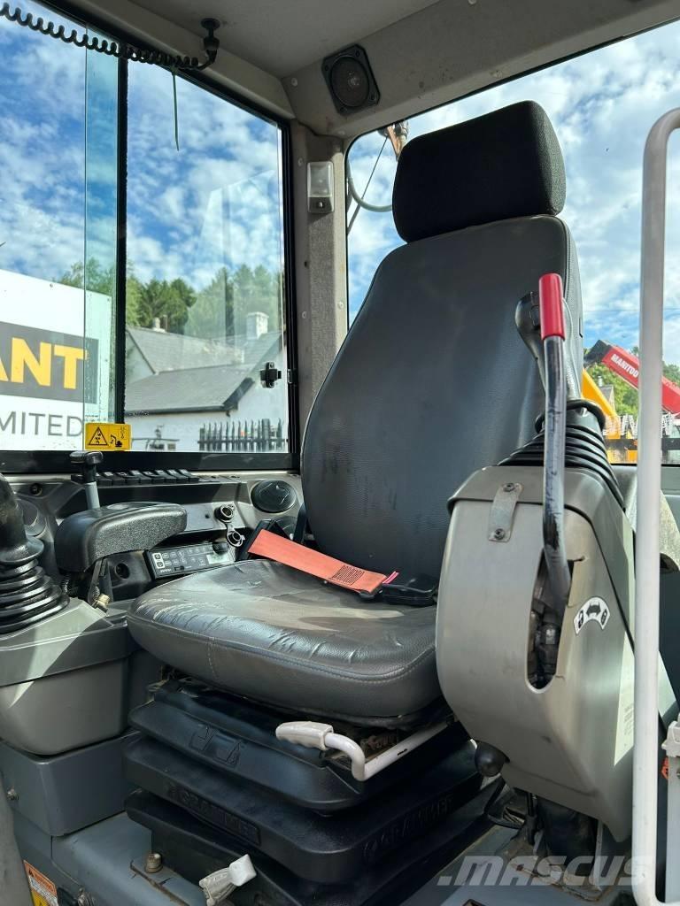 Takeuchi TB 230 Mini rýpadla < 7t