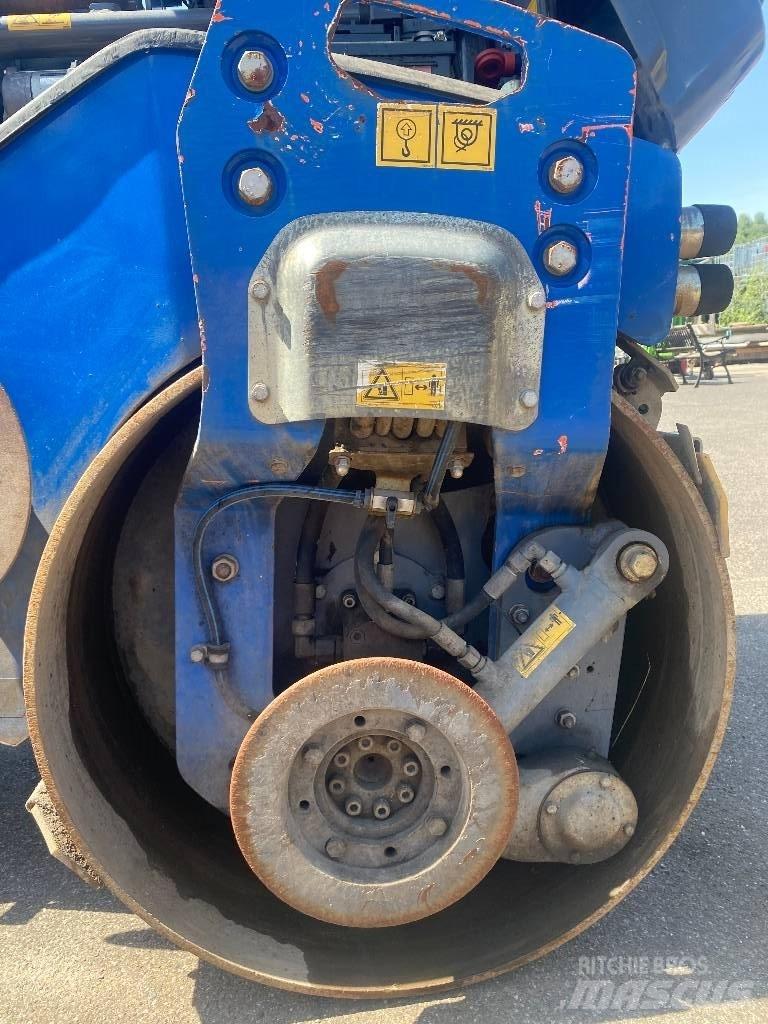 Hamm HD 12 VV Tandemové válce