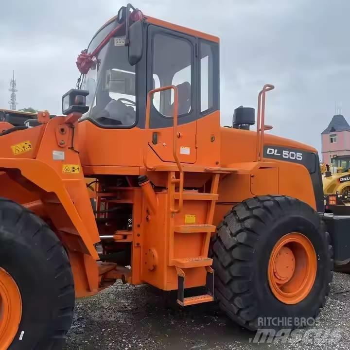 Doosan DL505 Kolové nakladače