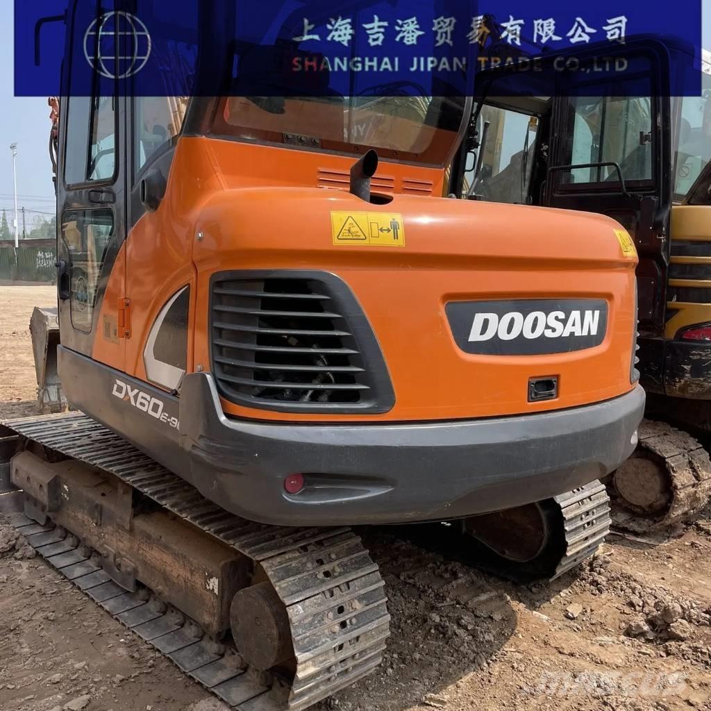 Doosan DX 60 Pásová rýpadla
