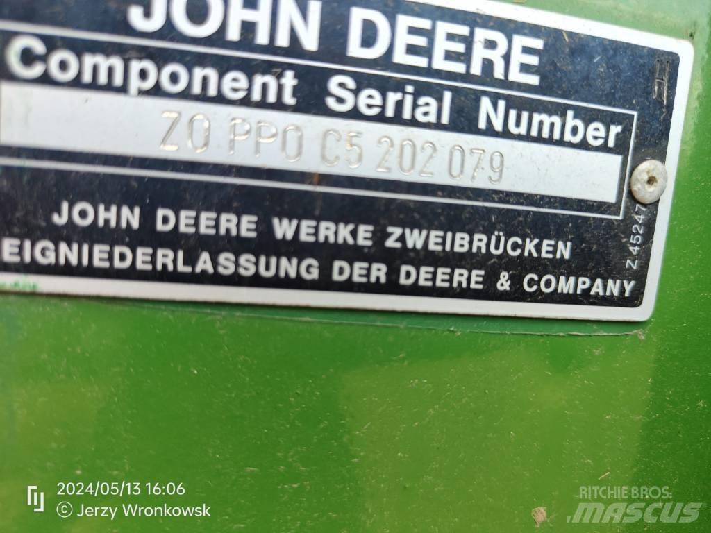 John Deere 1177 Sklízecí mlátičky