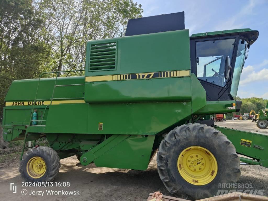 John Deere 1177 Sklízecí mlátičky