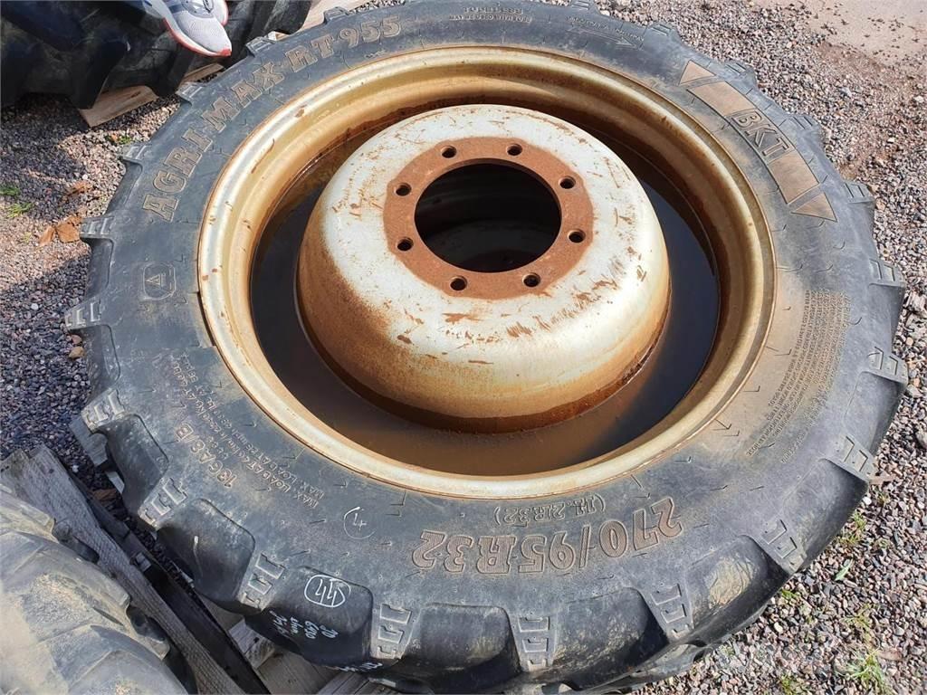 BKT 270/95R32 x2 Pneumatiky, kola a ráfky