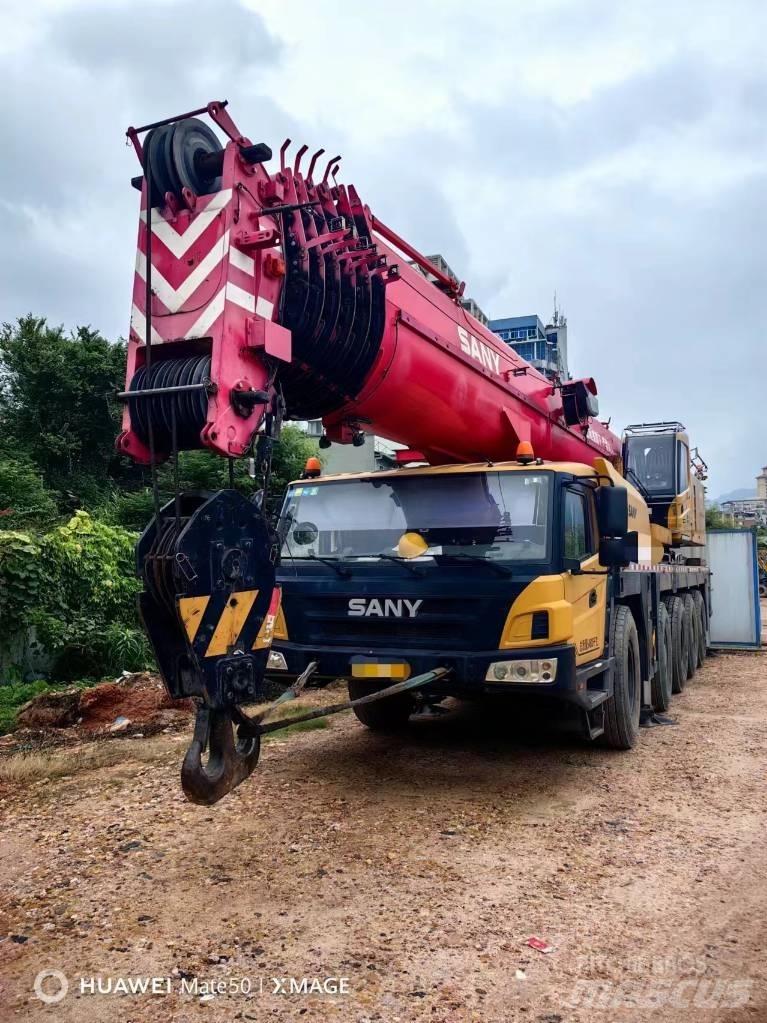 Sany SAC1300T Univerzální terénní jeřáby
