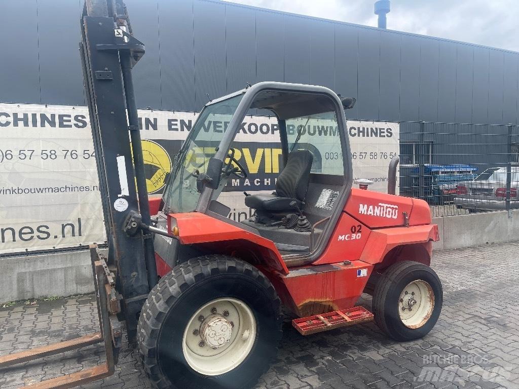 Manitou MC 30 Terénní vysokozdvižné vozíky
