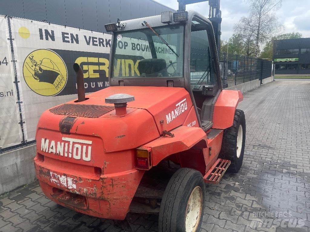 Manitou MC 30 Terénní vysokozdvižné vozíky
