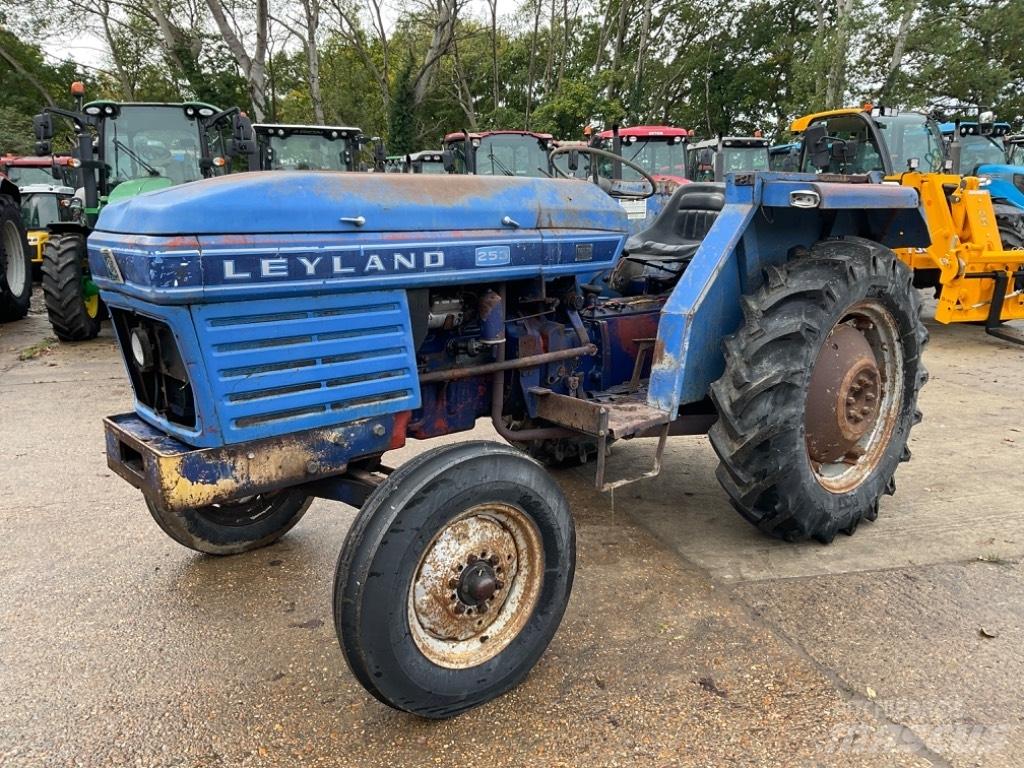 Leyland 253 Traktory