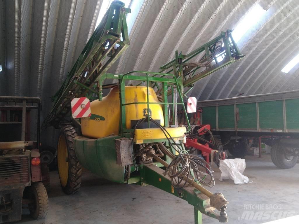 John Deere 732 Tažené postřikovače