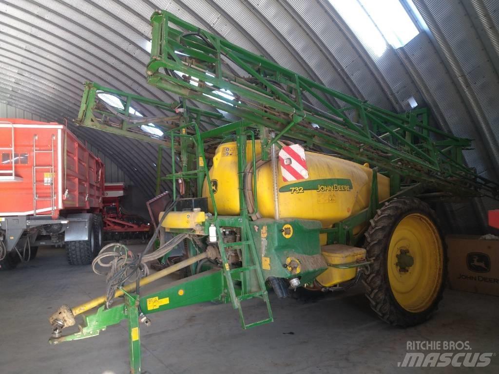 John Deere 732 Tažené postřikovače