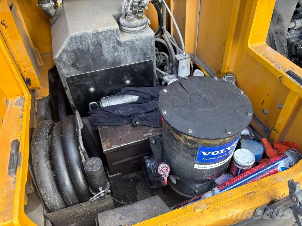 Volvo EC 380 EL Pásová rýpadla