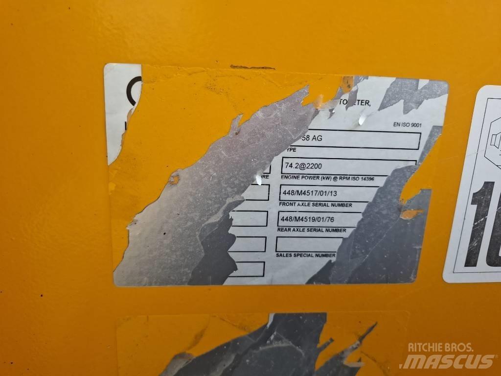 JCB 527-58 Teleskopické manipulátory