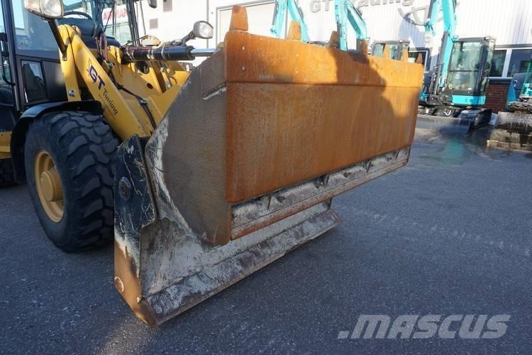 CAT 906 M Kolové nakladače