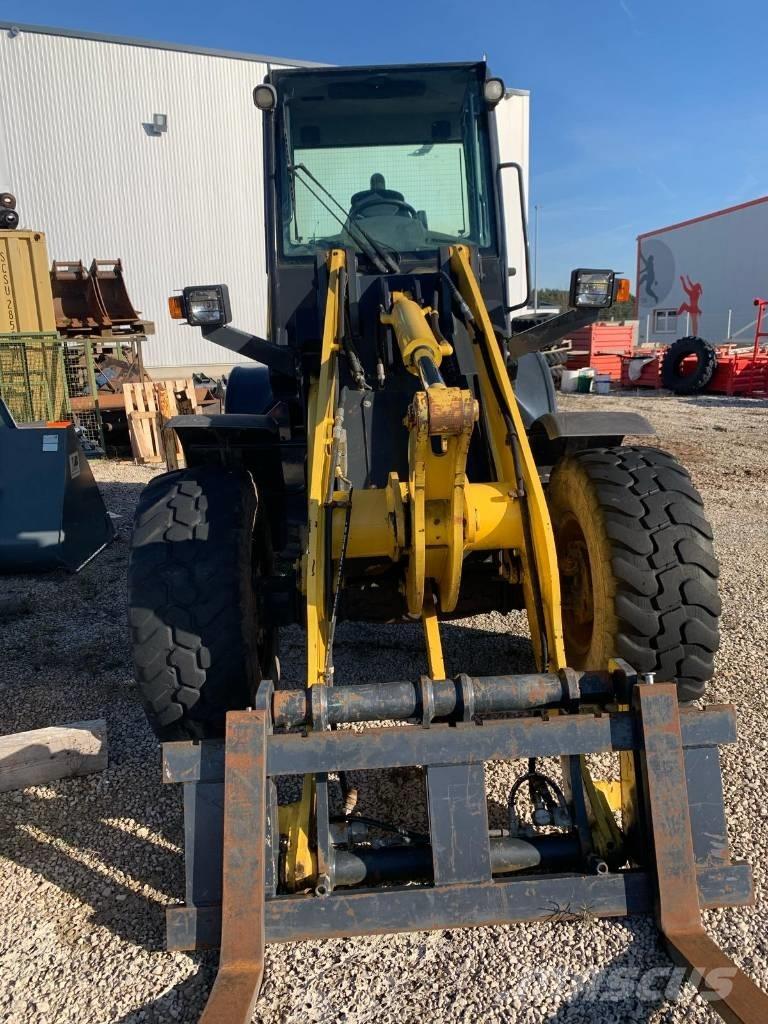 Komatsu WA 90-6 Kolové nakladače