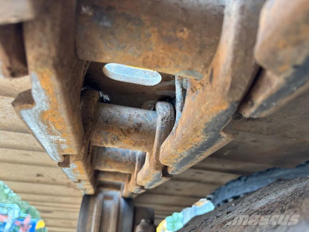 JCB 260 LC Pásová rýpadla