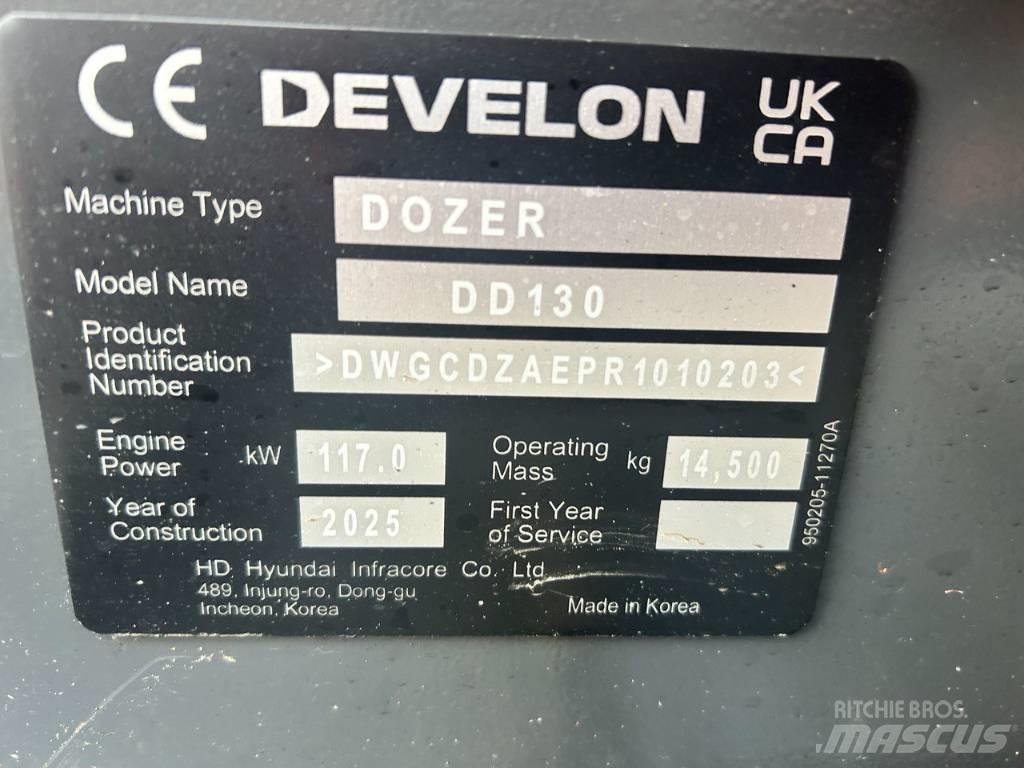 Develon DD 130 Pásové dozery