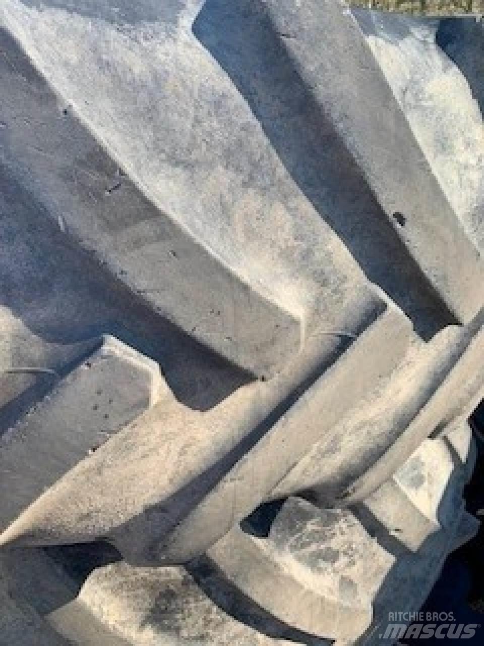 Mitas 680/80R42 Pneumatiky, kola a ráfky
