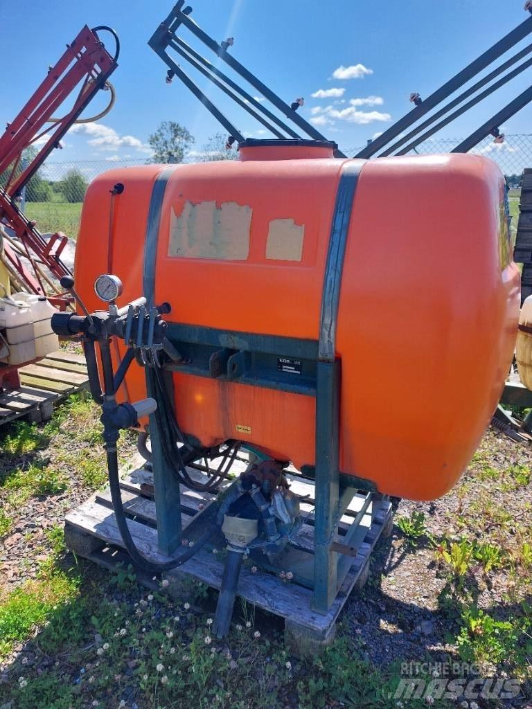 Eho 900l/12m Nesené postřikovače