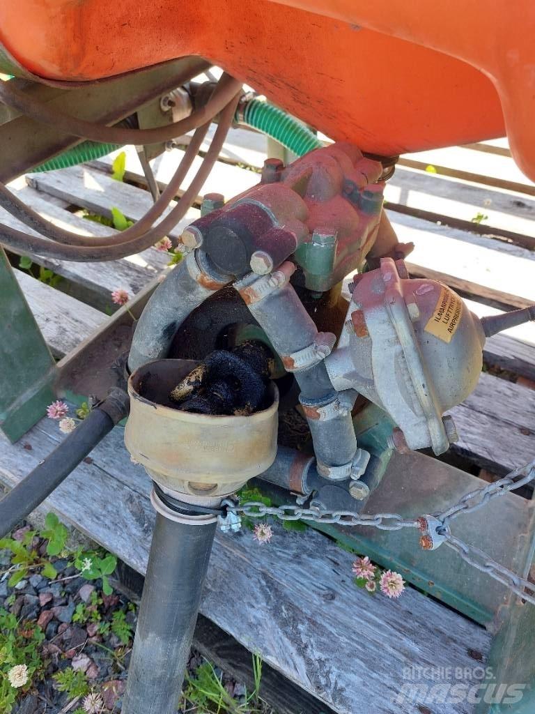 Eho 900l/12m Nesené postřikovače