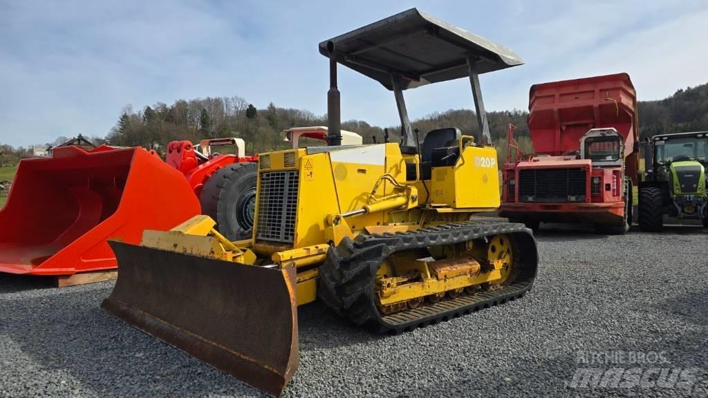 Komatsu D20P-7 Pásové dozery