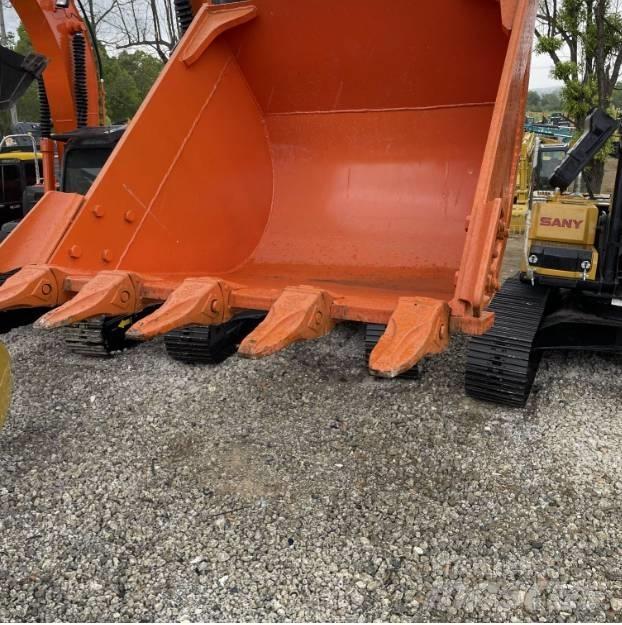Hitachi ZX200 Pásová rýpadla