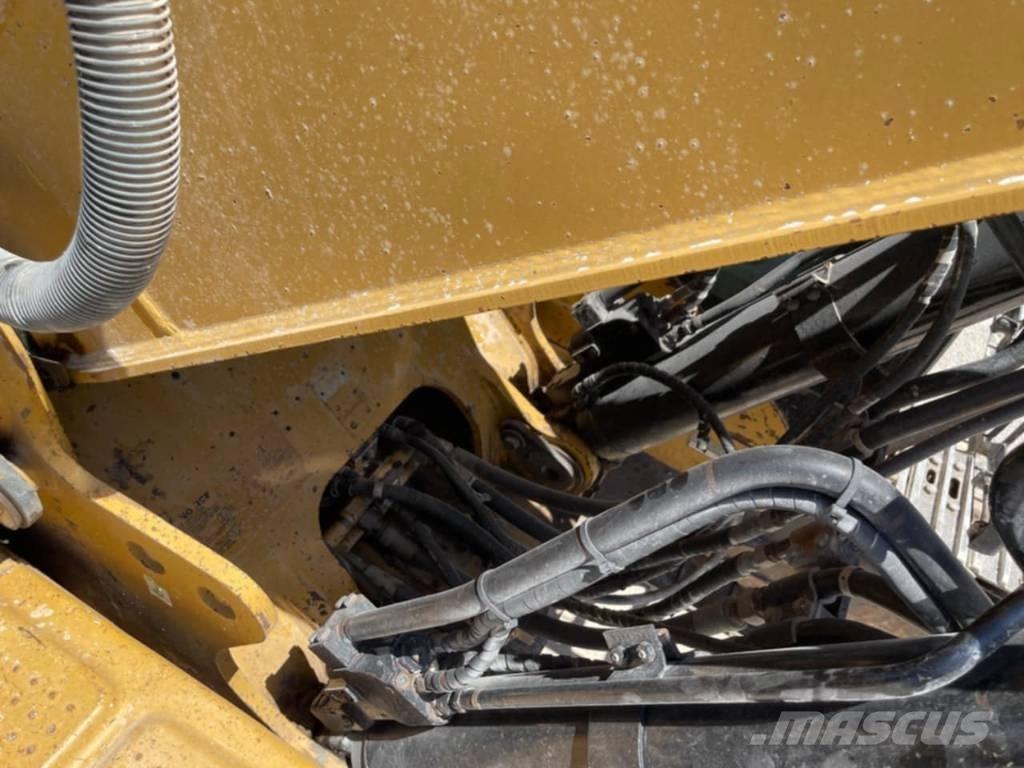 CAT 330 D LN Pásová rýpadla