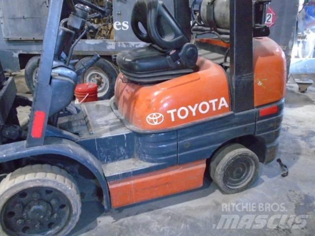 Toyota 52-6 FG U 30 Terénní vysokozdvižné vozíky