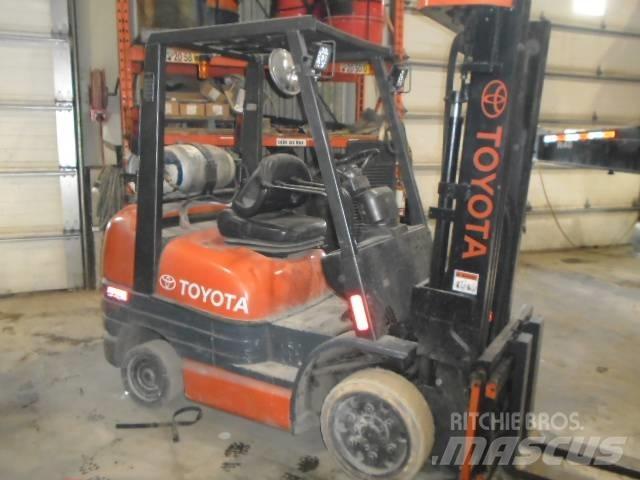 Toyota 52-6 FG U 30 Terénní vysokozdvižné vozíky