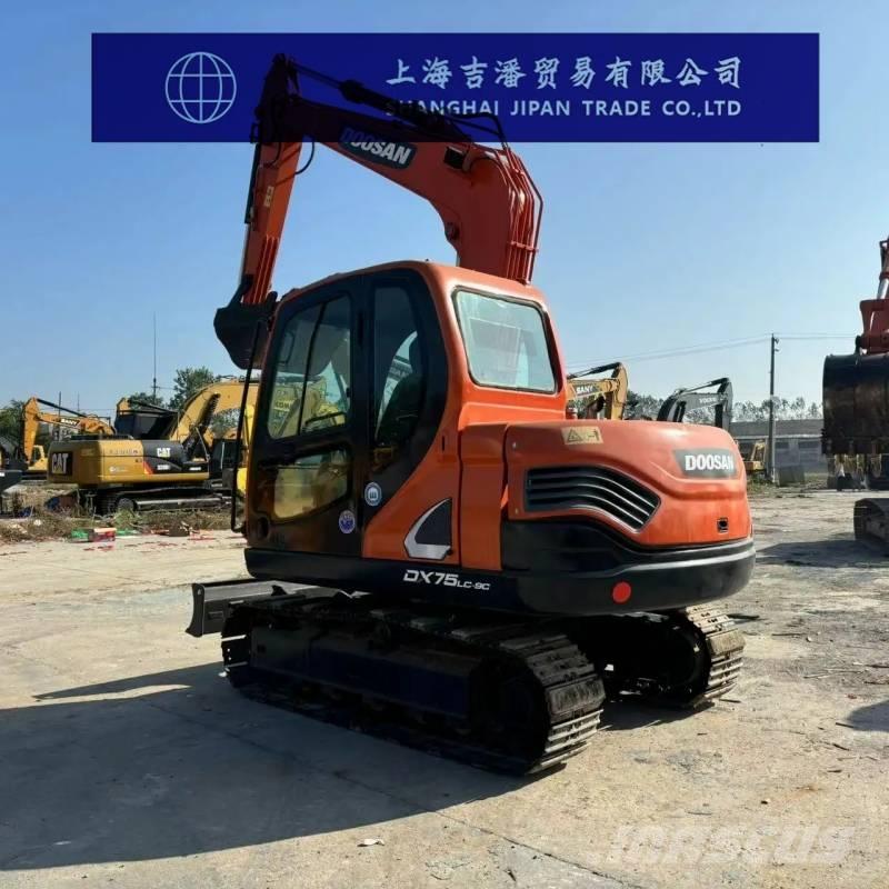 Doosan DX 75 Midi rýpadla 7t - 12t