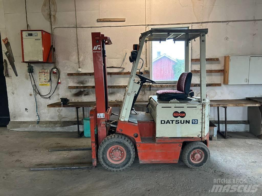 Datsun 10 Akumulátorové vozíky