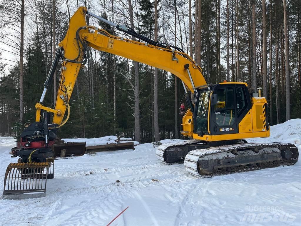 JCB 245 XR Pásová rýpadla
