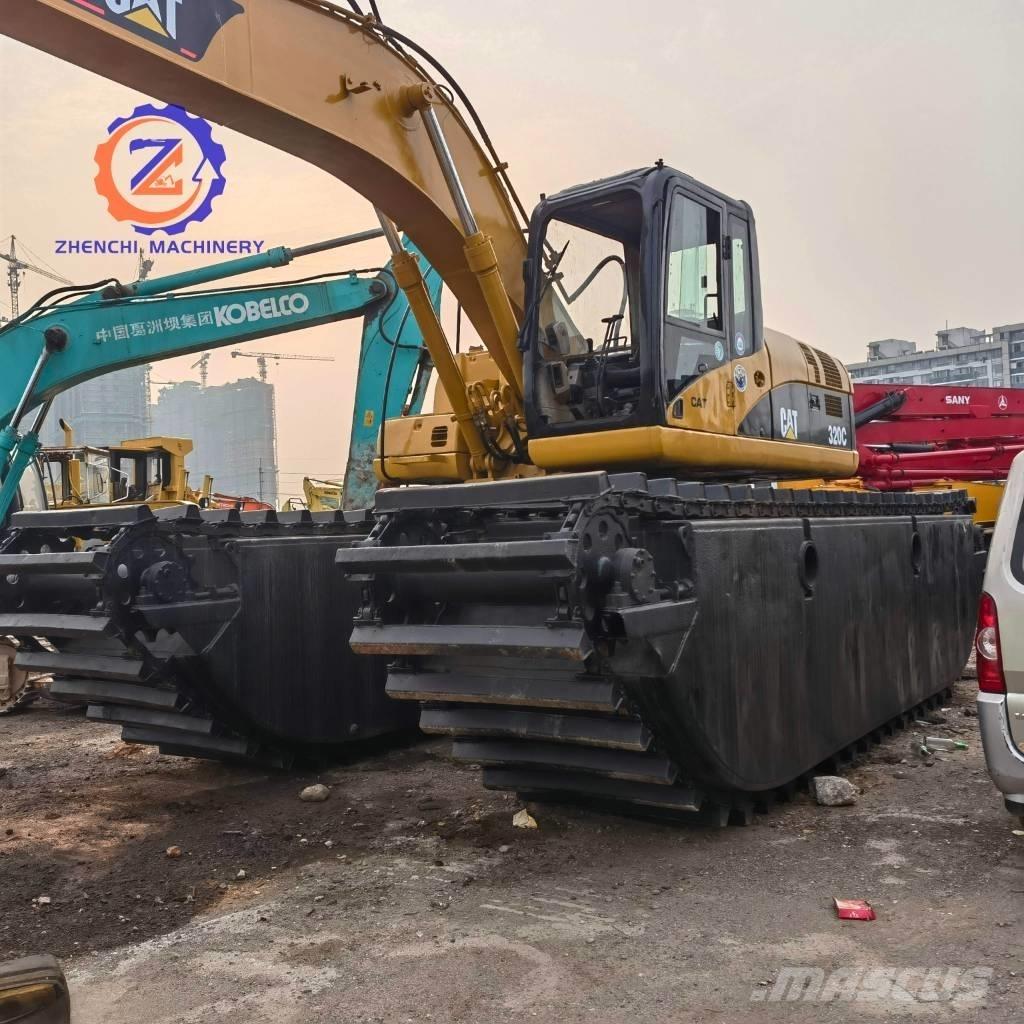 CAT 320 C Obojživelná rypadla