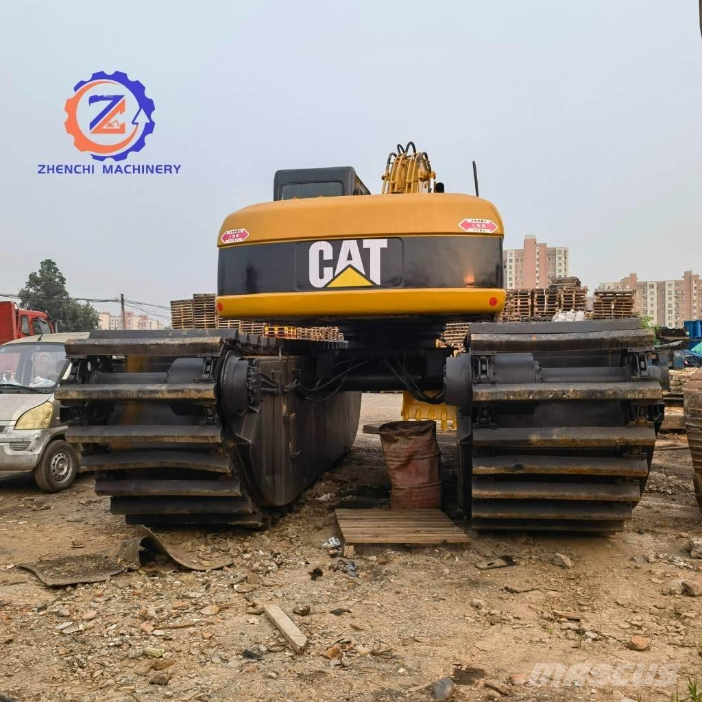 CAT 320 C Obojživelná rypadla