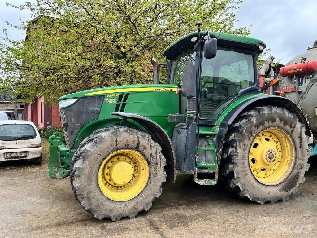 John Deere 7230 R Traktory