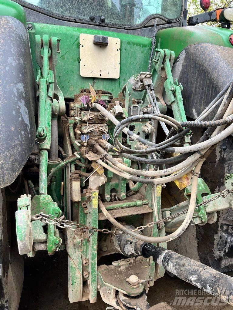John Deere 7230 R Traktory