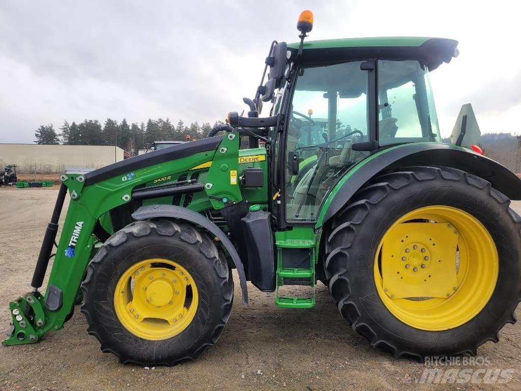 John Deere 5100R Traktory