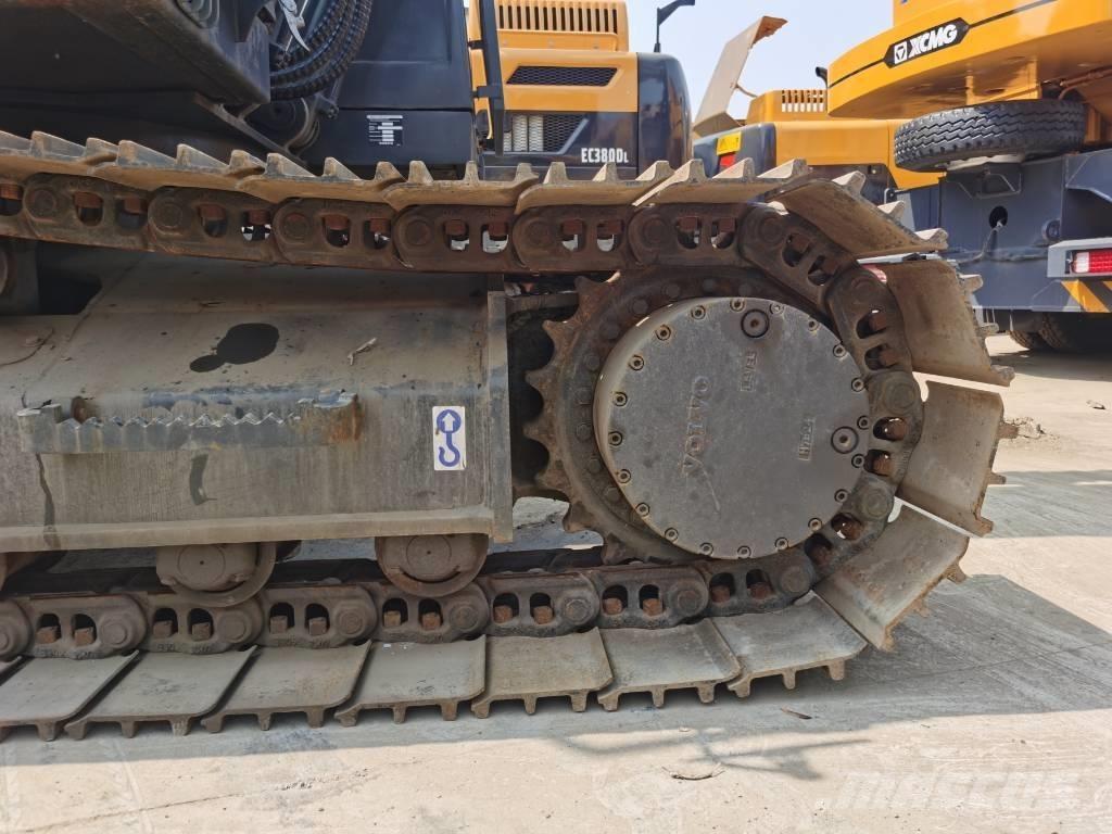 Volvo EC 220 Pásová rýpadla